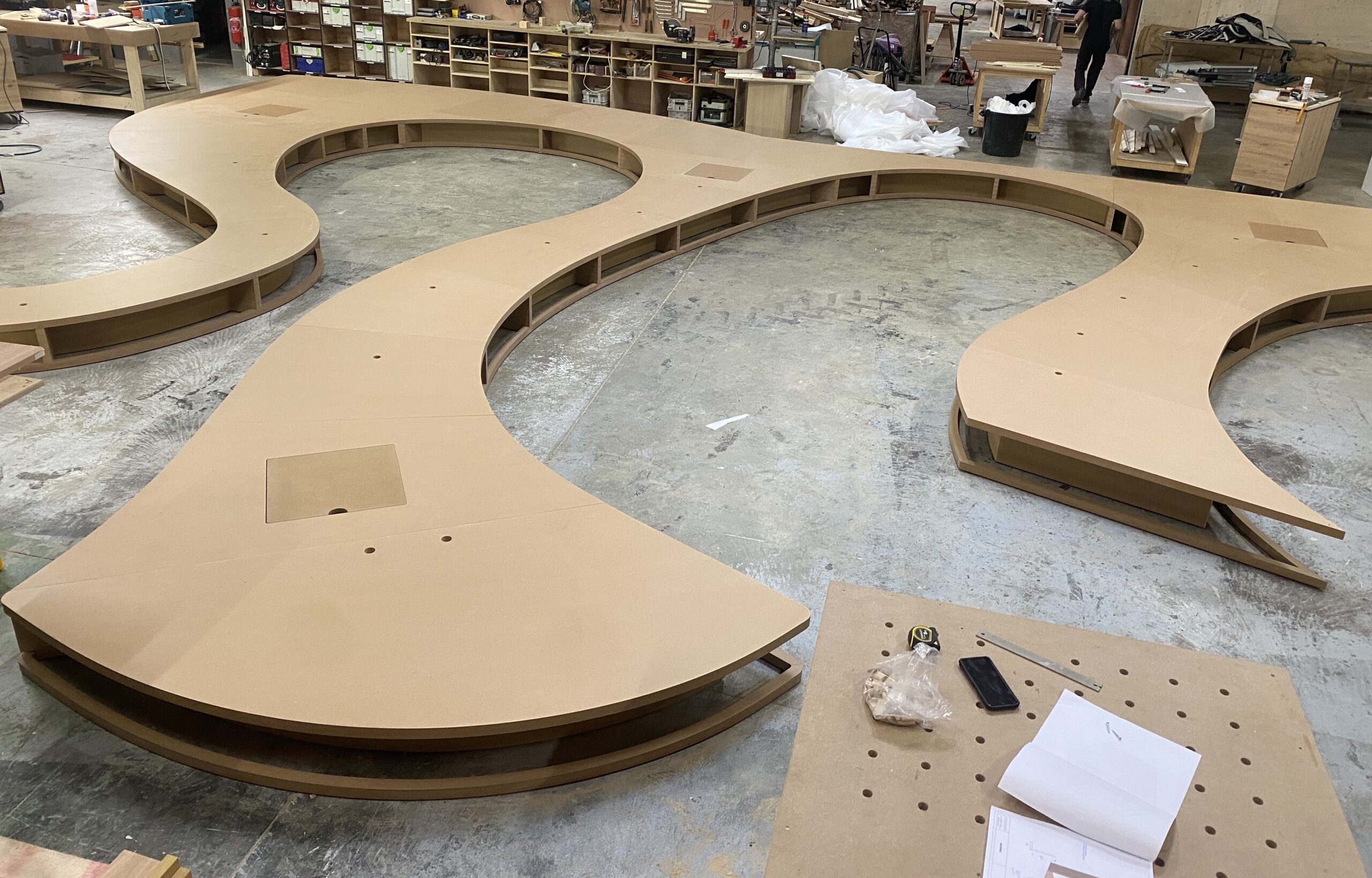 IMG_3710 Installation muséographique monumentale de Meriem Bennani à Lafayette Anticipations, structure de support sur mesure