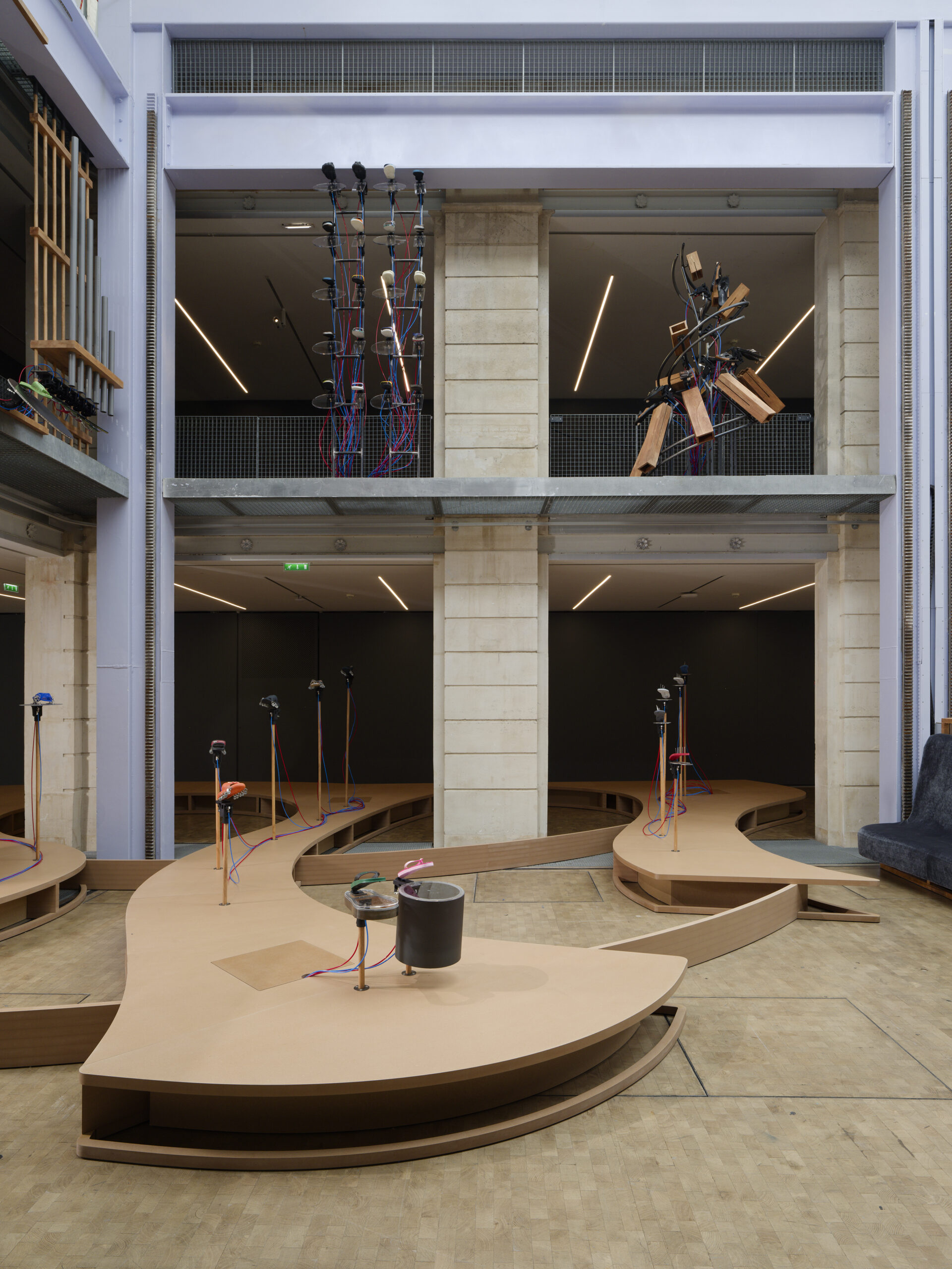 LFA 2025-Meriem Bennani-073 Installation muséographique monumentale de Meriem Bennani à Lafayette Anticipations, structure de support sur mesure et système pneumatique. © Aurélien Mole