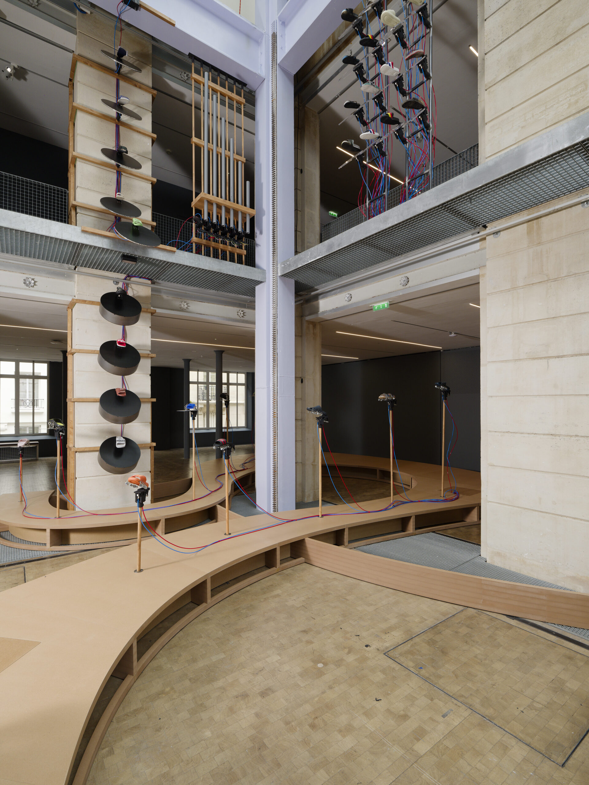 LFA 2025-Meriem Bennani-079 Installation muséographique monumentale de Meriem Bennani à Lafayette Anticipations, structure de support sur mesure et système pneumatique. © Aurélien Mole